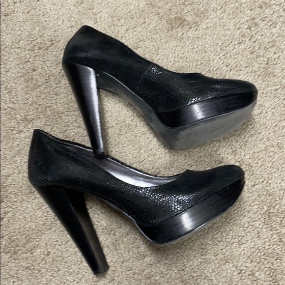 Heels - Picture 3 of 3